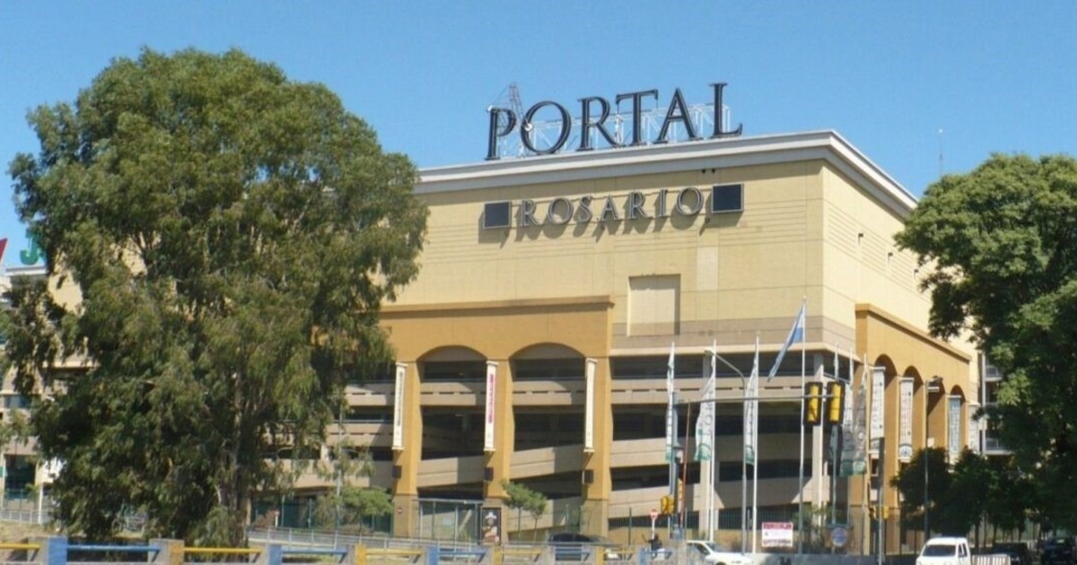 un-ladron-se-lanzo-al-vacio-desde-6-metros-de-altura-cuando-lo-descubrieron-robando-un-aire-acondicionado-de-un-shopping-de-rosario