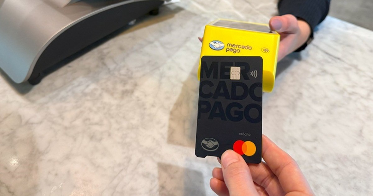 antes-de-convertirse-en-banco,-mercado-pago-pone-primera-y-lanza-su-tarjeta-de-credito