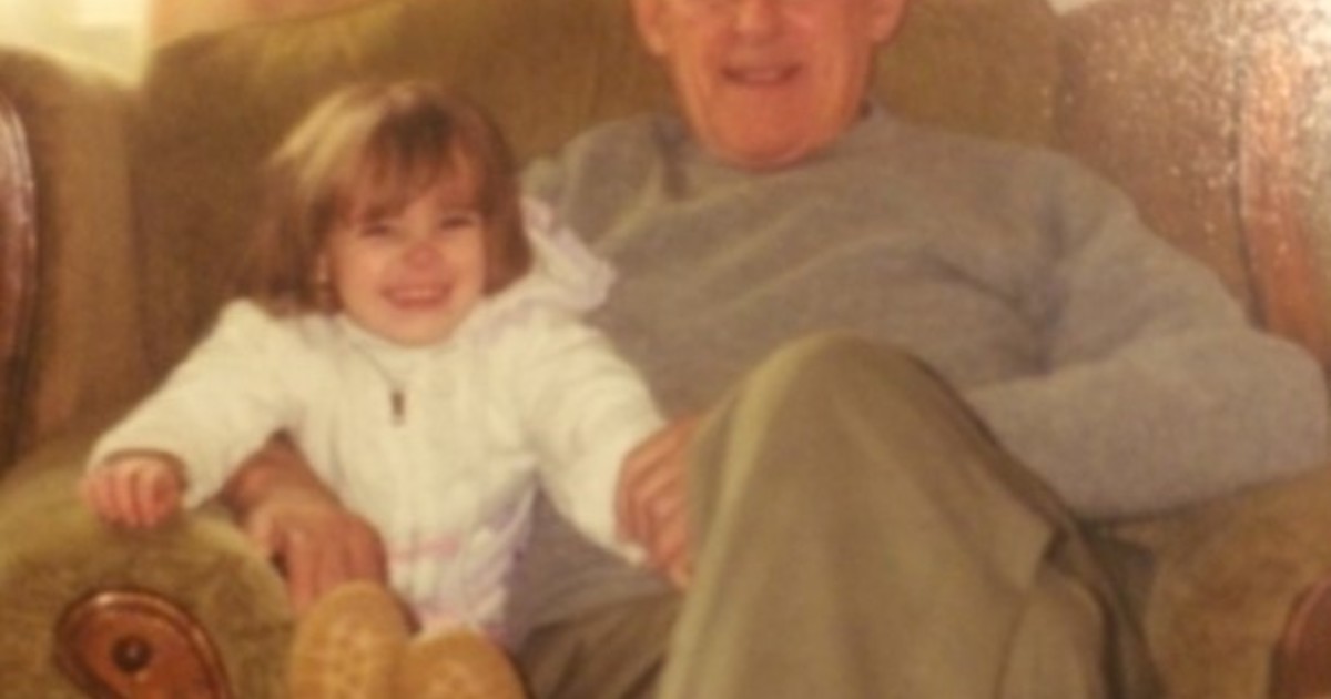 una-joven-se-caso-y-su-abuelo-de-101-anos-cumplio-una-promesa-que-le-habia-hecho-cuando-era-nina:-«un-hombre-de-palabra»