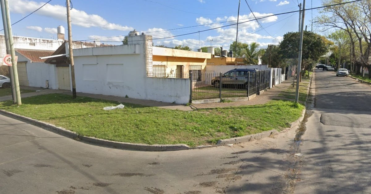 millonario-robo-a-una-jubilada-en-berisso:-sospechan-de-un-llamado-previo-y-siguen-la-pista-de-dos-merodeadores