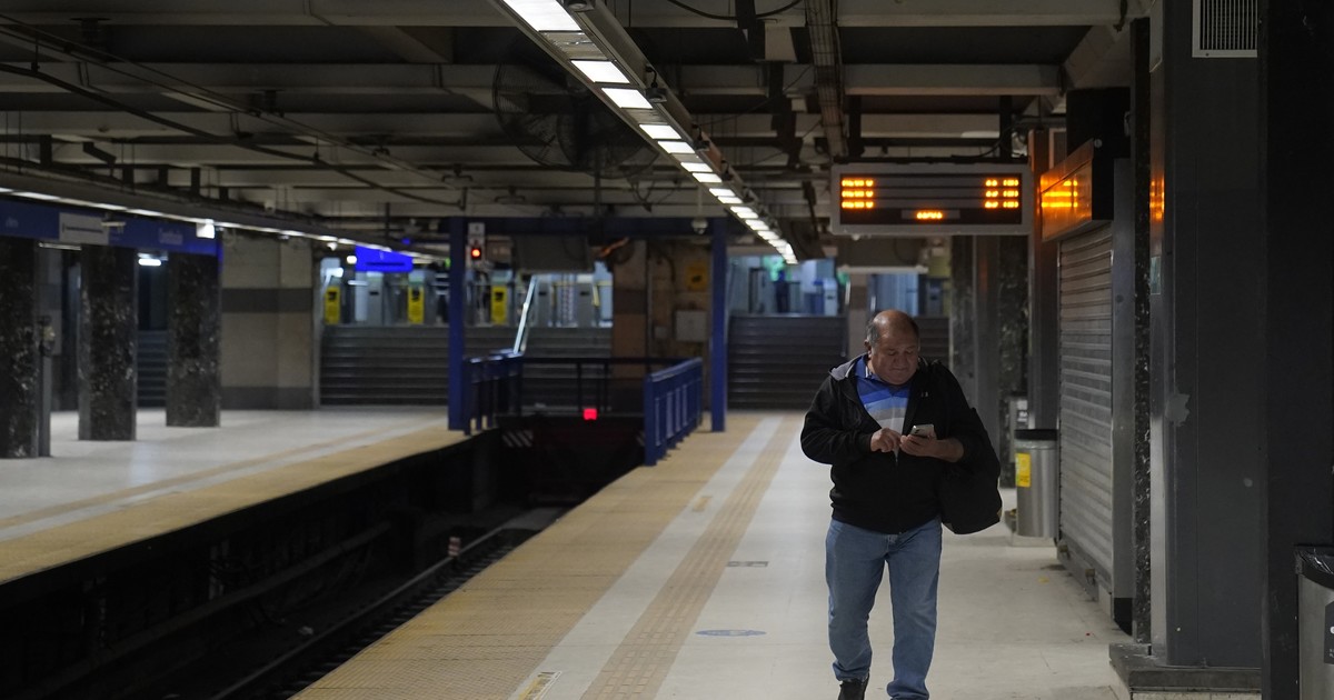 a-una-familia-tipo-se-le-van-casi-85.000-pesos-por-dia-en-cubrir-gastos-basicos