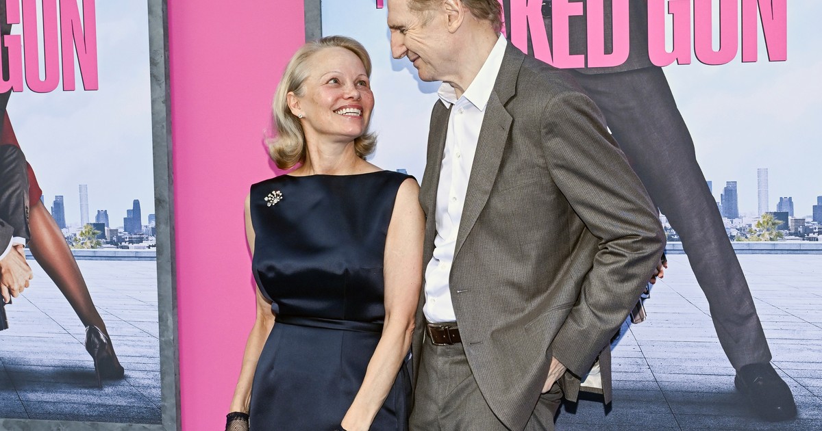 dudas-y-certezas-sobre-el-romance-de-pamela-anderson-y-liam-neeson:-«su-vinculo-es-genuino»