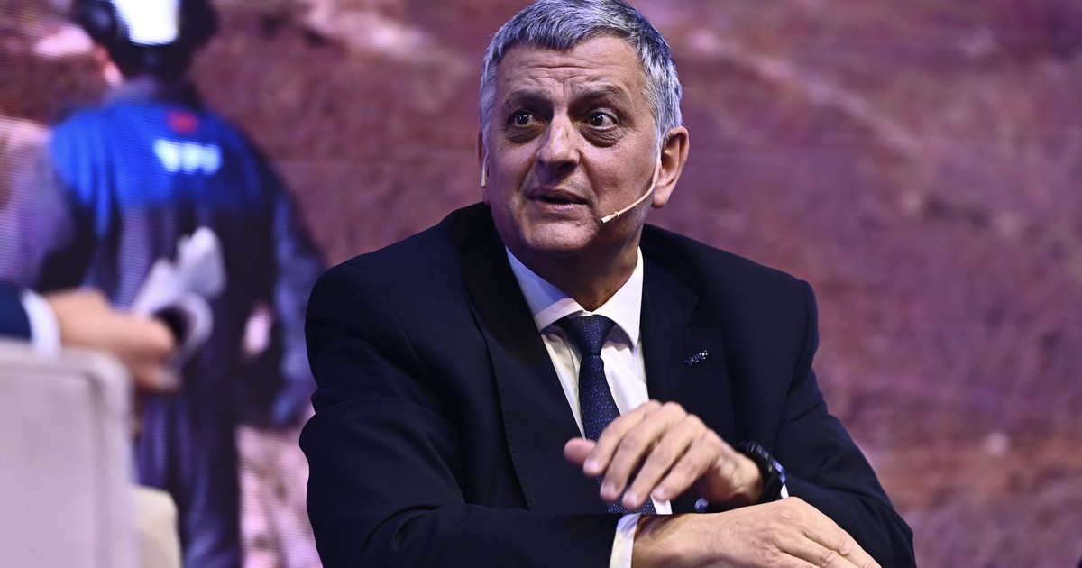 ypf-busca-enamorar-inversores-en-la-cumbre-mundial-del-gas:-lanza-en-milan-el-proyecto-para-exportar-gnl