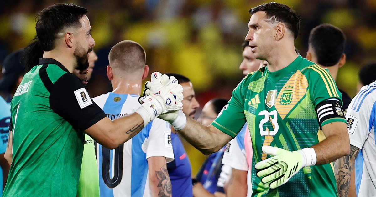 dibu-martinez-y-la-bronca-por-una-derrota-que-nadie-esperaba-en-la-scaloneta:-“hicimos-una-gran-eliminatoria-pero-hoy-la-sensacion-es-amarga”