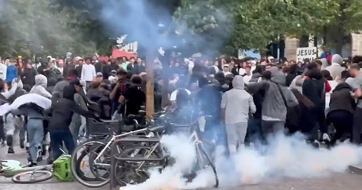 caos-en-pleno-centro-de-paris:-mas-de-3000-personas-fueron-a-la-inauguracion-de-un-restaurante-y-tuvo-que-intervenir-la-policia