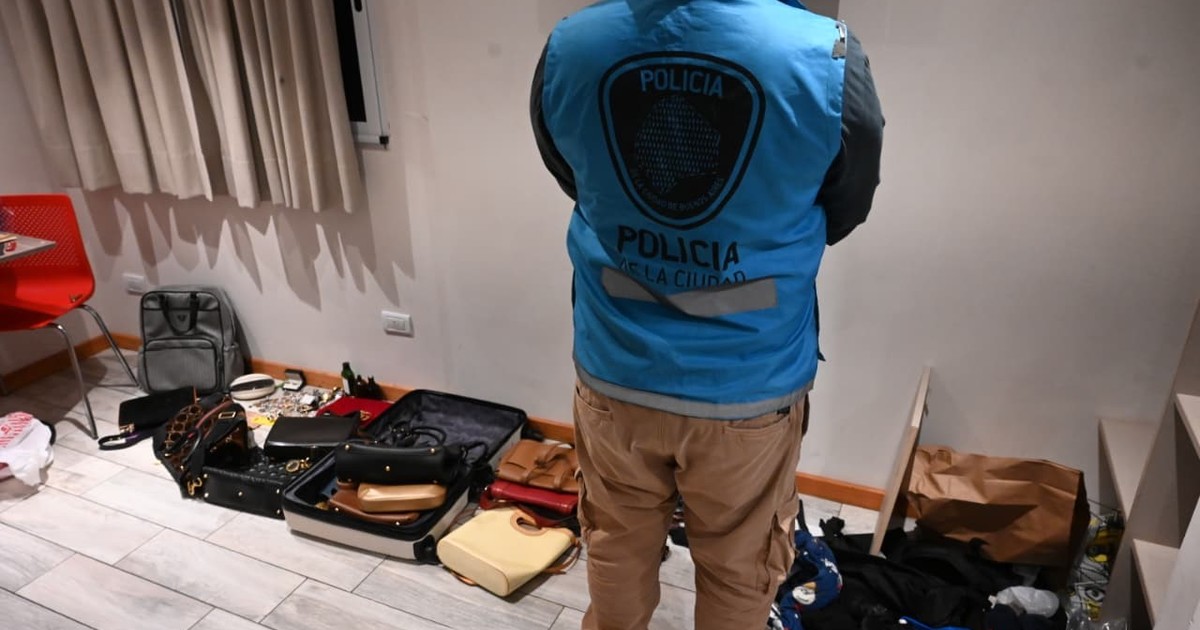 detuvieron-a-la-banda-que-robo-en-la-casa-de-pampita:-encontraron-carteras-de-lujo,-celulares-y-dinero-de-la-modelo