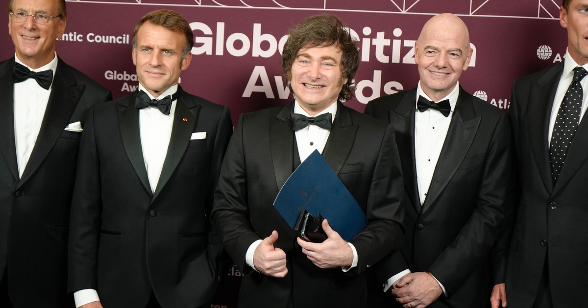 milei-recibio-un-premio-de-manos-de-bessent-y-agradecio-el-respaldo-de-eeuu.:-«estamos-en-el-camino-correcto»