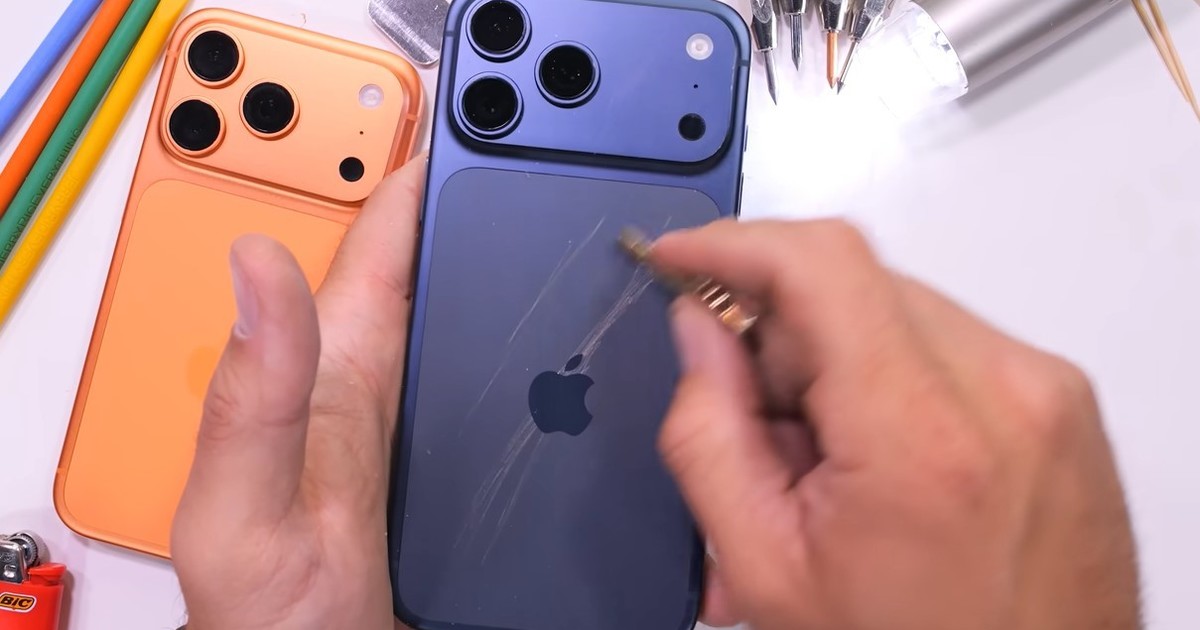 iphone-17-pro-y-el-“scratch-gate”:-reportan-una-falla-de-diseno-grave-en-el-celular-mas-caro-de-apple