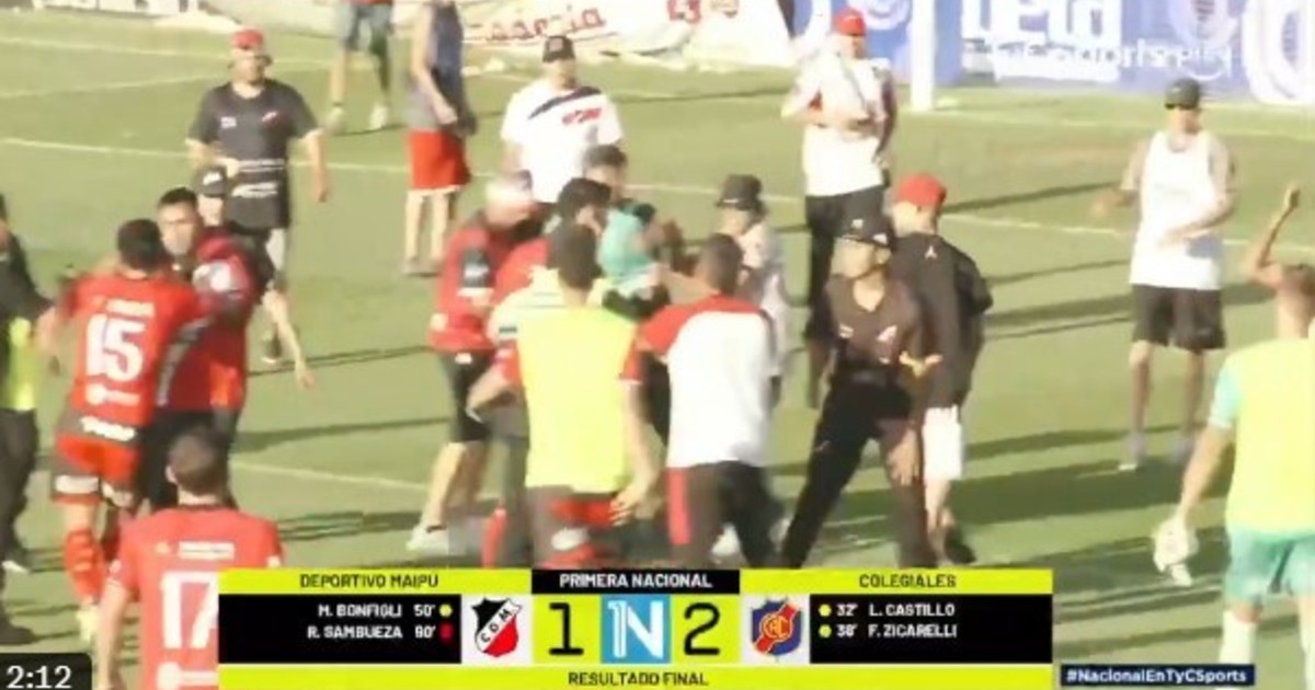 escandalo-en-mendoza:-los-jugadores-de-deportivo-maipu-se-agarraron-a-pinas-con-sus-hinchas