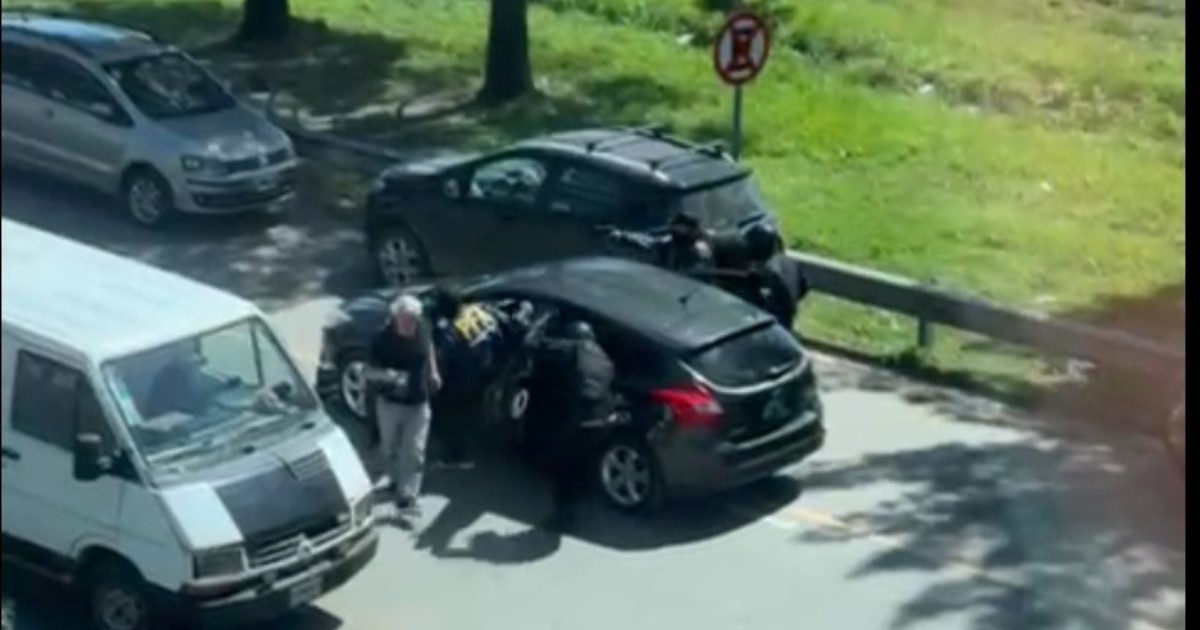 se-hicieron-pasar-por-policias,-asaltaron-una-financiera-en-moreno-y-escaparon-a-los-tiros