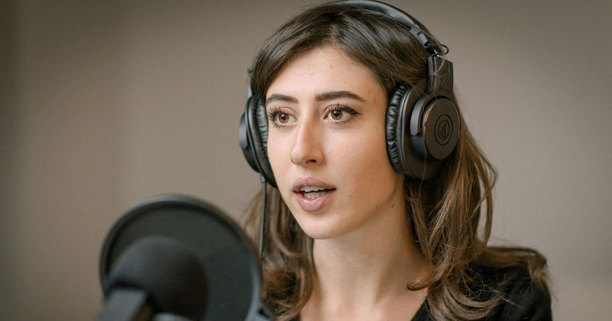 estuvo-presa-injustamente-en-la-peor-carcel-de-iran-y-conto-lo-que-vivio:-“me-llevaron-vendada-a-la-torre-de-la-horca”