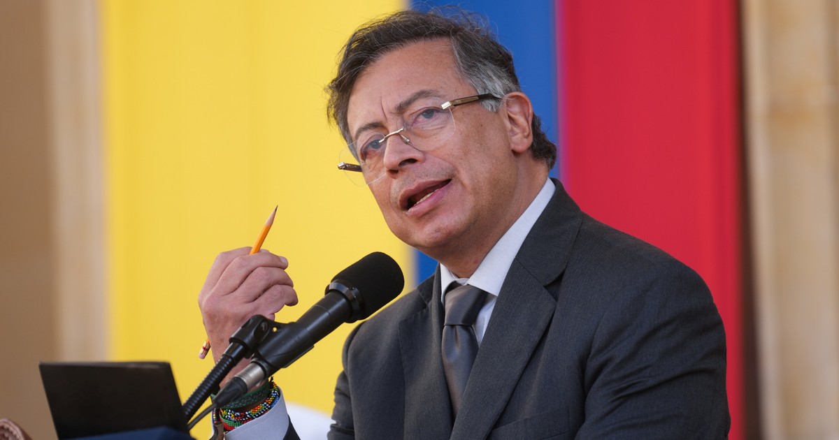 «nuevo-escenario-de-guerra»:-petro-dice-que-una-de-las-lanchas-atacadas-por-estados-unidos-era-colombiana