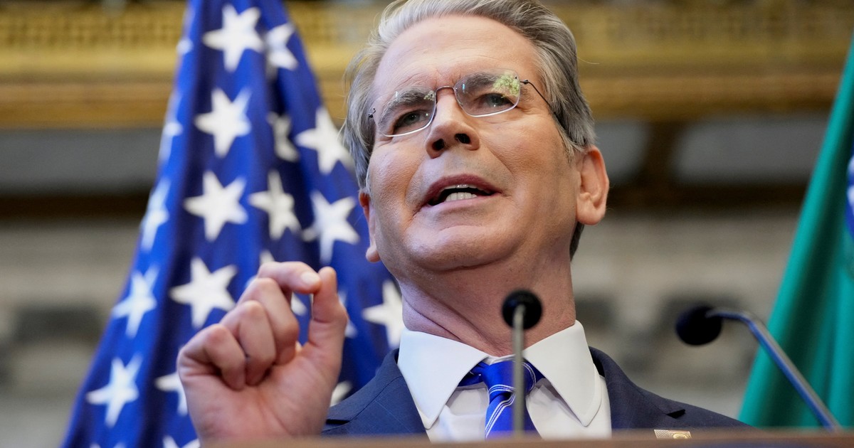 estados-unidos-volvio-a-comprar-pesos-y-bessent-anuncio-que-el-paquete-de-ayuda-llegaria-a-us$-40.000-millones