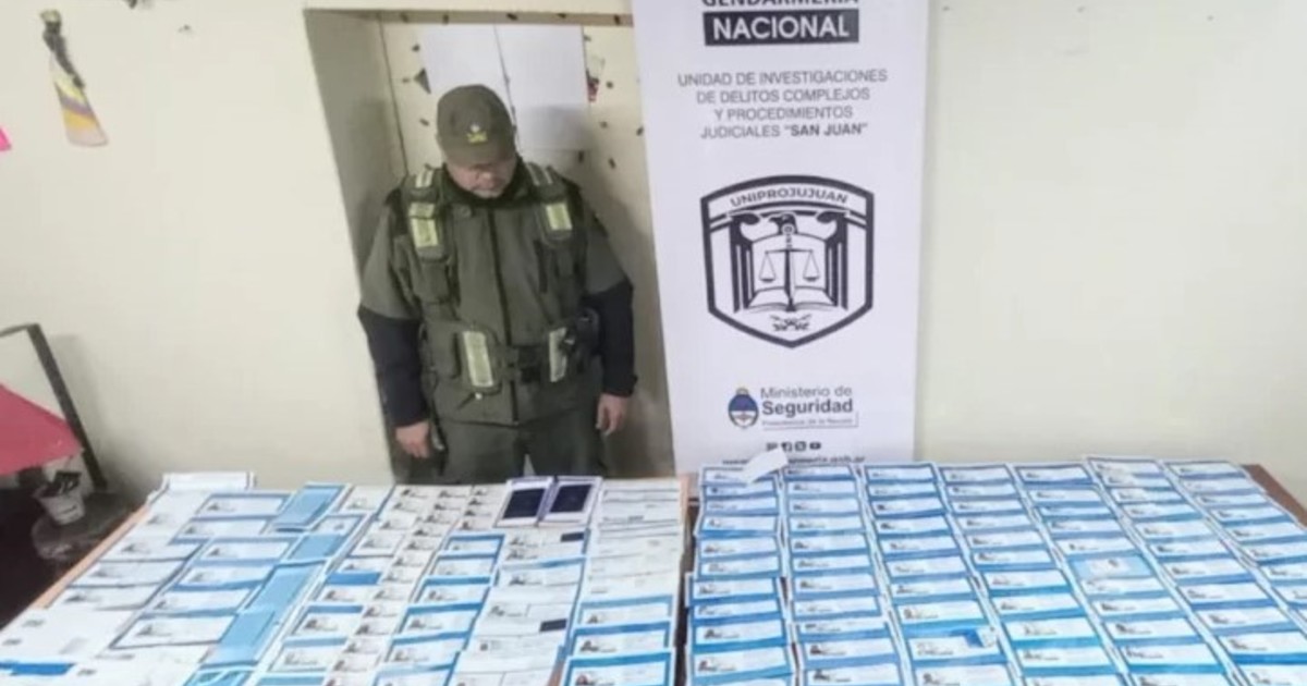 san-juan:-la-jefa-de-un-registro-civil-lideraba-una-banda-que-hacia-dni-truchos-y-estafas-por-150-millones-de-pesos