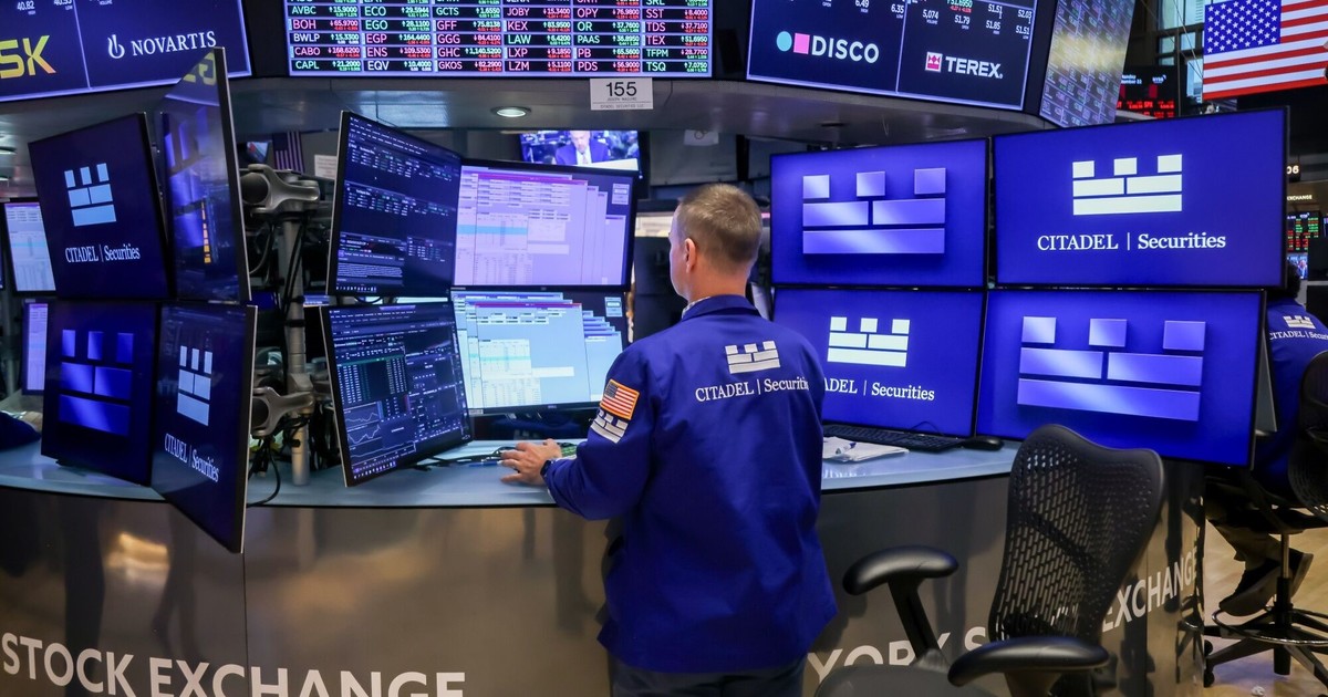 la-tension-cambiaria-no-cede:-estados-unidos-volvio-a-intervenir-en-el-mercado,-pero-el-dolar-cerro-en-alza