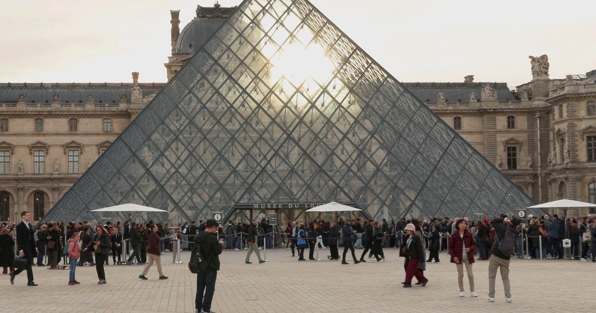 robo-en-el-museo-del-louvre:-ya-se-sabe-a-cuanto-asciende-el-valor-del-botin