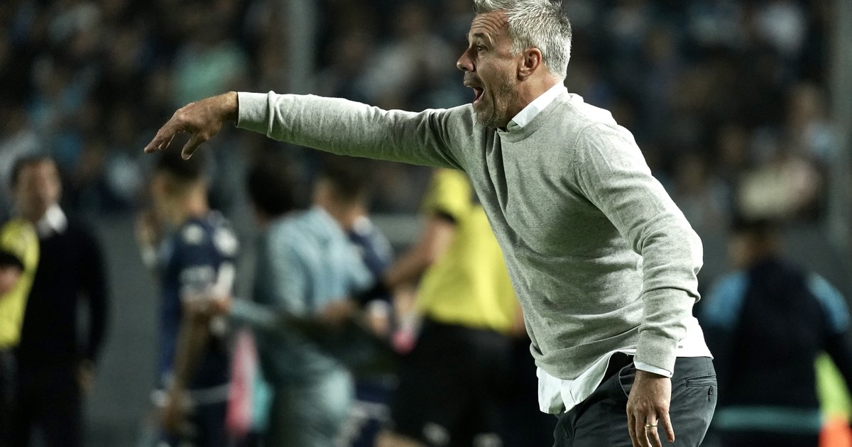 atletico-tucuman-se-quedo-sin-dt:-lucas-pusineri-paso-del-despido-a-la-ratificacion-y-de-la-ratificacion-al-adios