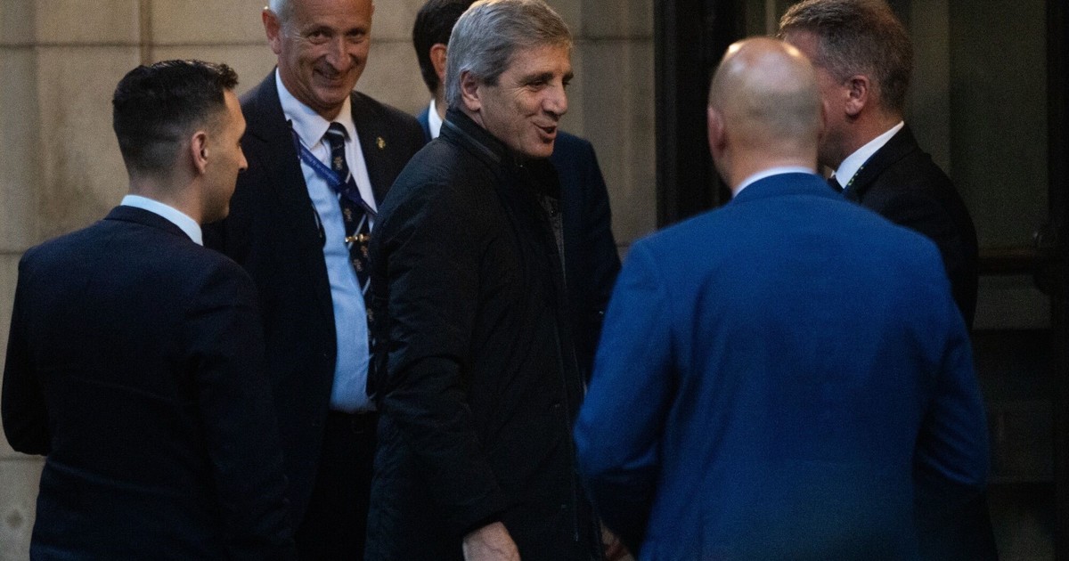 vuelan-los-bonos-hasta-23%-y-el-riesgo-pais-se-desploma-por-abajo-de-los-700-puntos