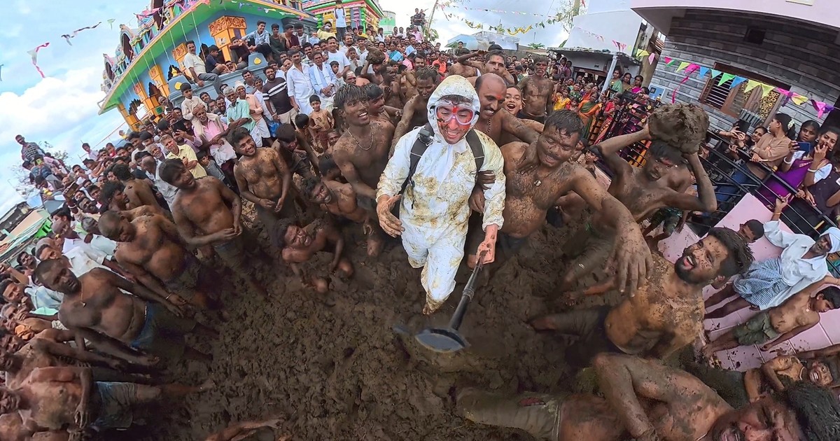un-influencer-se-metio-en-el-festival-de-excremento-de-vaca-y-provoco-una-fuerte-polemica