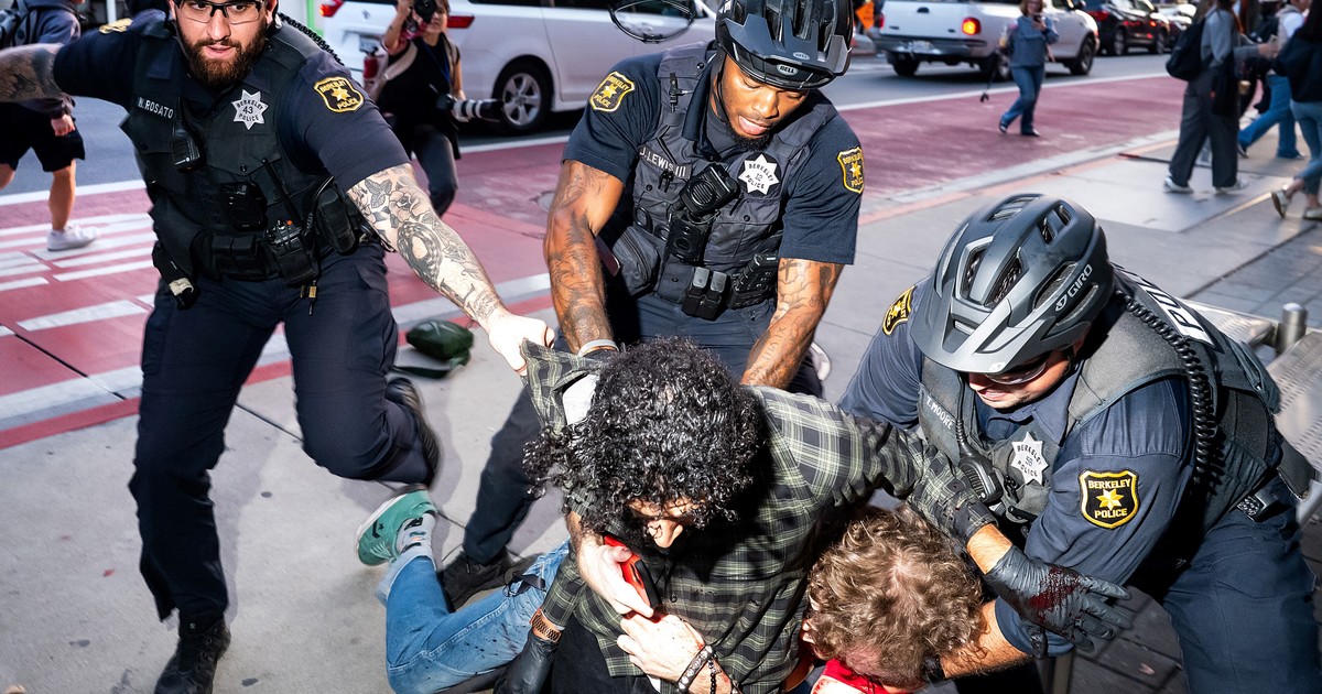 presos,-protestas-y-violentos-choques-en-uc-berkeley-por-la-gira-del-grupo-fundado-por-charlie-kirk,-turning-point,-en-el-campus-de-la-universidad-de-california