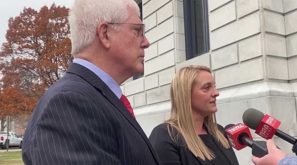 ¡insolito!-juez-le-prohibe-a-una-madre-llevar-a-su-hija-a-la-iglesia-y-leerle-la-biblia