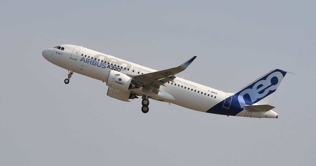 «caida-repentina-de-altitud-y-riesgo-critico»:-todo-lo-que-se-sabe-de-la-falla-informatica-que-detecto-airbus-en-sus-aviones-y-freno-miles-de-vuelos