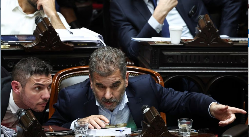 el-pro-toma-distancia-de-lla-y-busca-hacer-valer-sus-votos:-“tendran-que-dialogar-mas-para-aprobar-leyes”