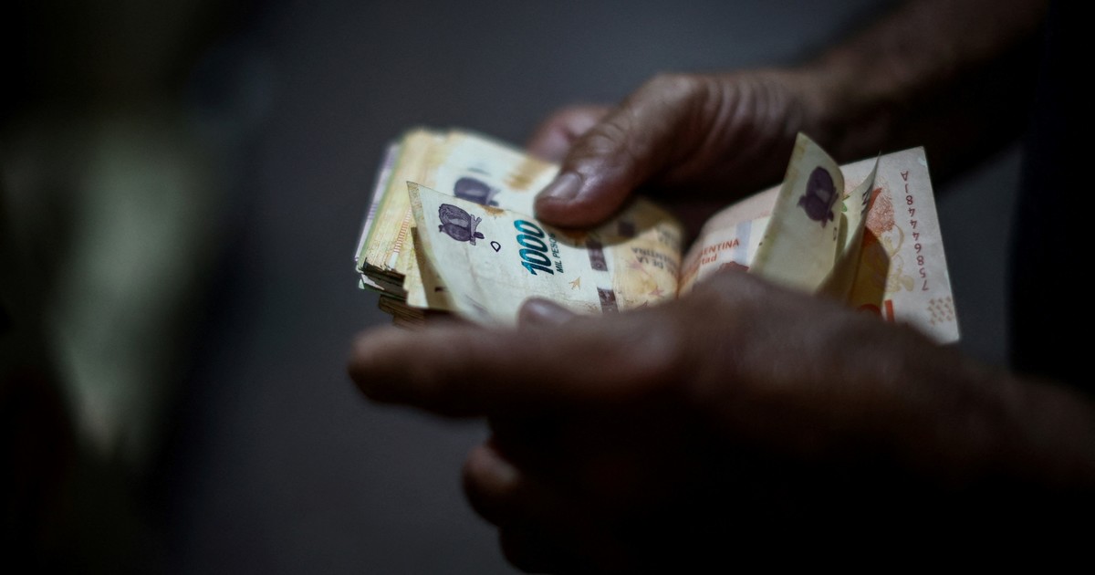 aunque-el-80%-de-los-argentinos-busca-ahorrar,-mas-de-la-mitad-dice-llegar-a-fin-de-mes-«con-lo-justo»