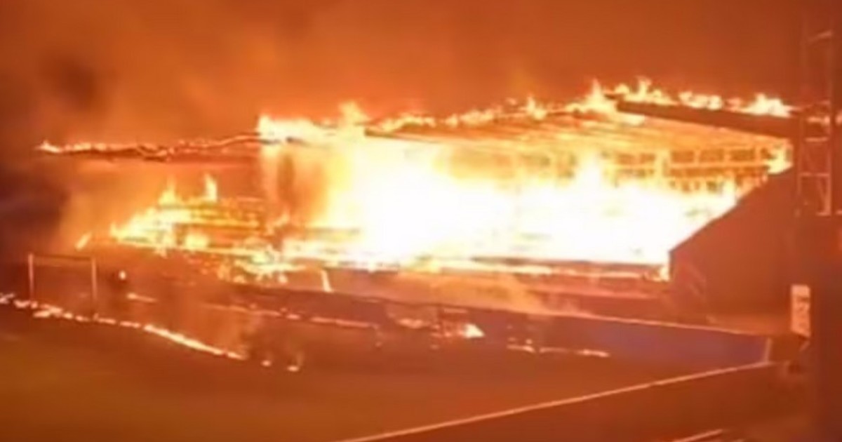 un-tradicional-equipo-de-finlandia-se-fue-al-descenso-y-sus-hinchas-prendieron-fuego-el-estadio