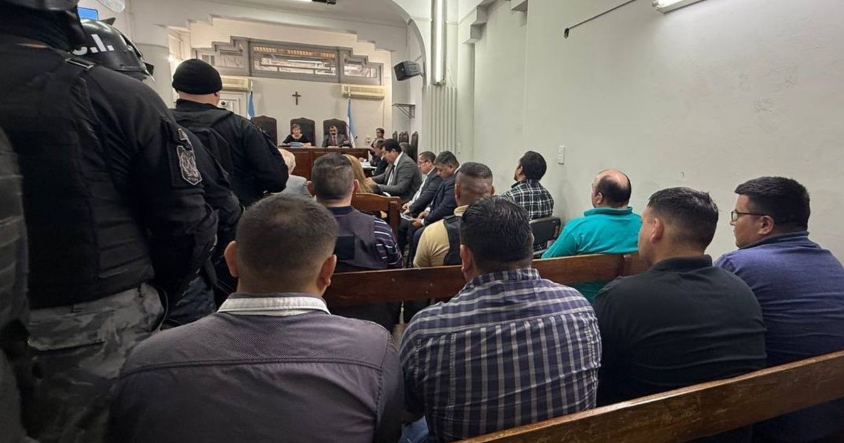 juzgan-a-ocho-guardias-por-torturar-y-matar-a-un-preso:-el-fiscal-no-quiere-acusarlos-y-hay-polemica