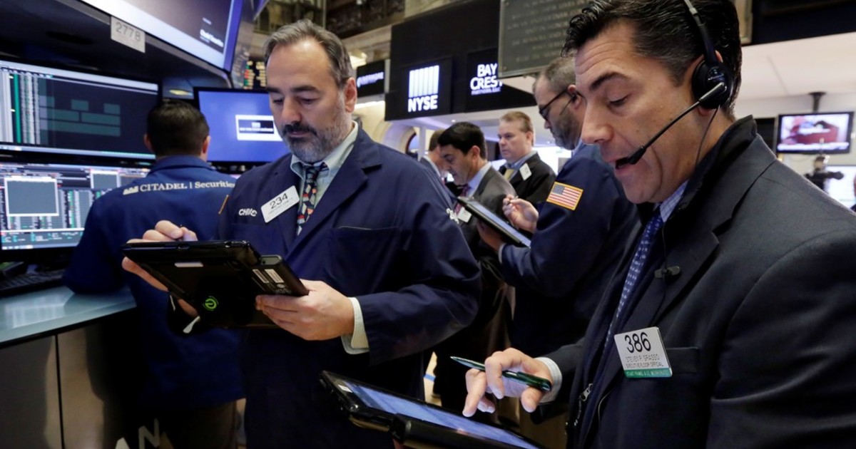 el-riesgo-pais-cae-a-555-puntos:-minimo-en-siete-anos