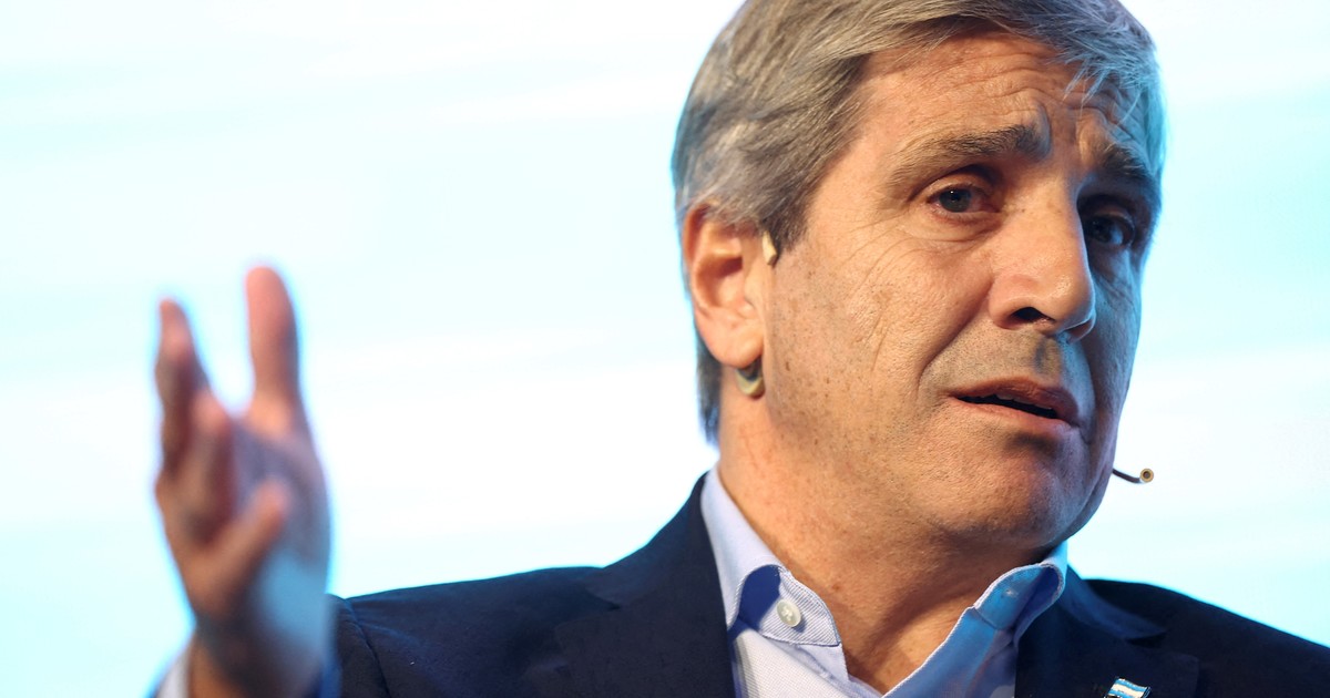 «tirate-un-centro-toto»:-caputo-le-respondio-a-un-trader-si-argentina-tomara-deuda-en-nueva-york-en-2026