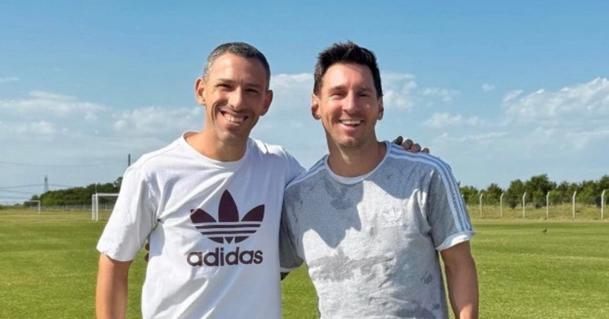 lionel-messi-aprovecho-sus-ultimos-dias-en-rosario:-visita-a-maxi-rodriguez-y-la-medalla-que-le-faltaba