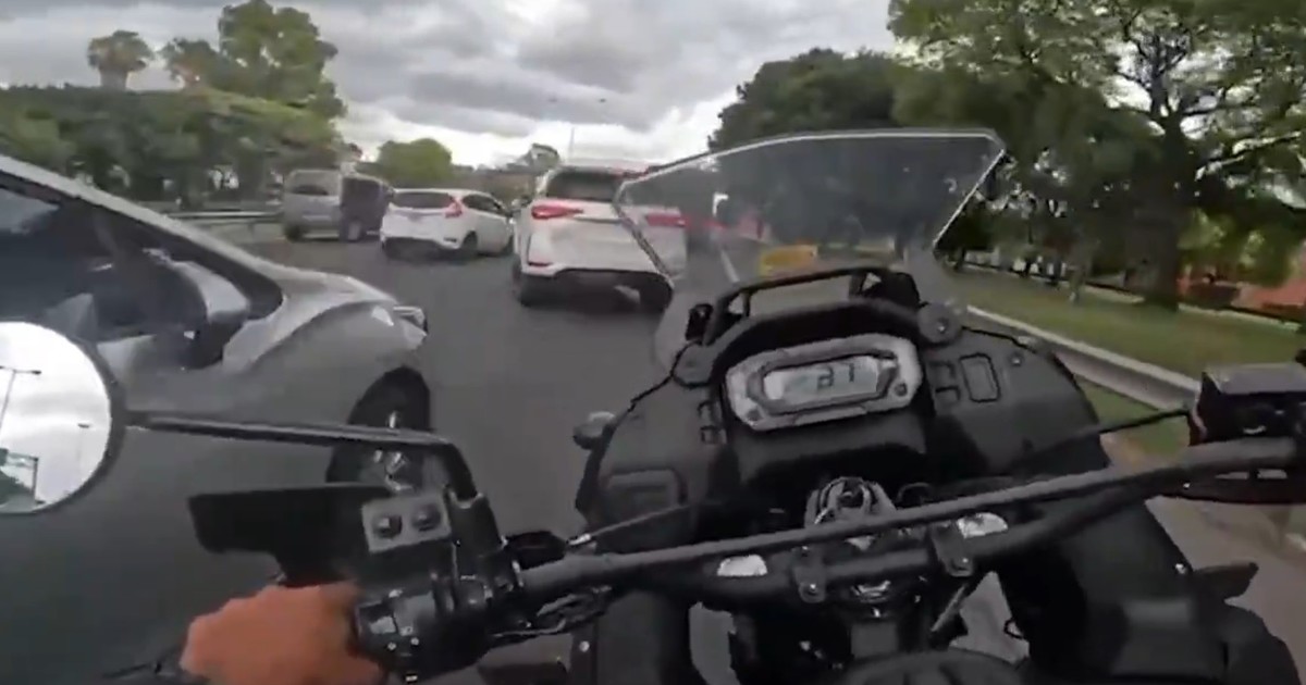 impactante-persecucion-por-la-general-paz:-detuvieron-a-dos-jovenes-que-escapaban-en-una-camioneta-robada