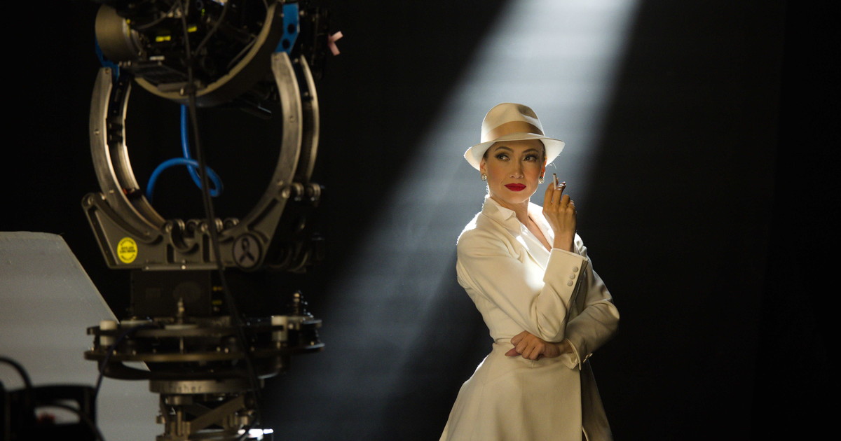 por-que-ni-jennifer-lopez-ni-diego-luna-logran-que-el-beso-de-la-mujer-arana-enamore