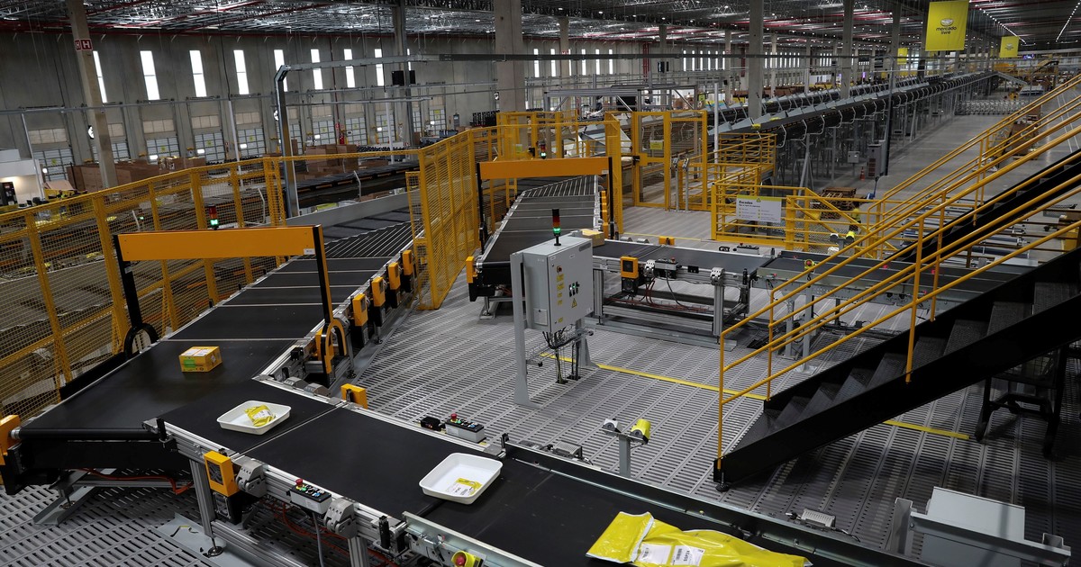 mercado-libre-despidio-a-119-empleados-por-el-avance-de-la-inteligencia-artificial:-32-son-de-la-filial-argentina