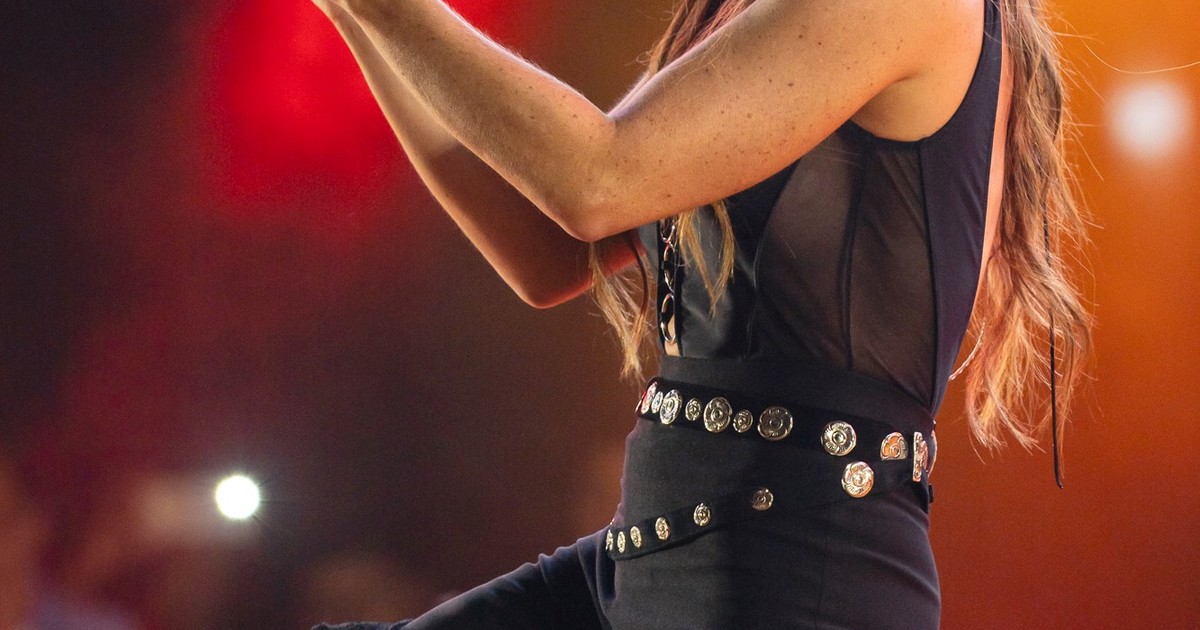 la-sole-cumple-30-anos-del-revoleo-de-poncho-mas-famoso:-la-historia-del-debut-en-cosquin-despues-de-una-polemica-prohibicion