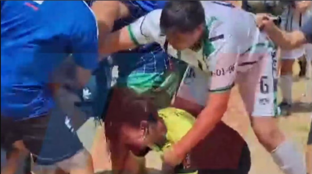 revelan-el-calvario-que-vive-la-arbitra-que-fue-salvajemente-agredida-en-un-partido-amateur:-“esta-deprimida”