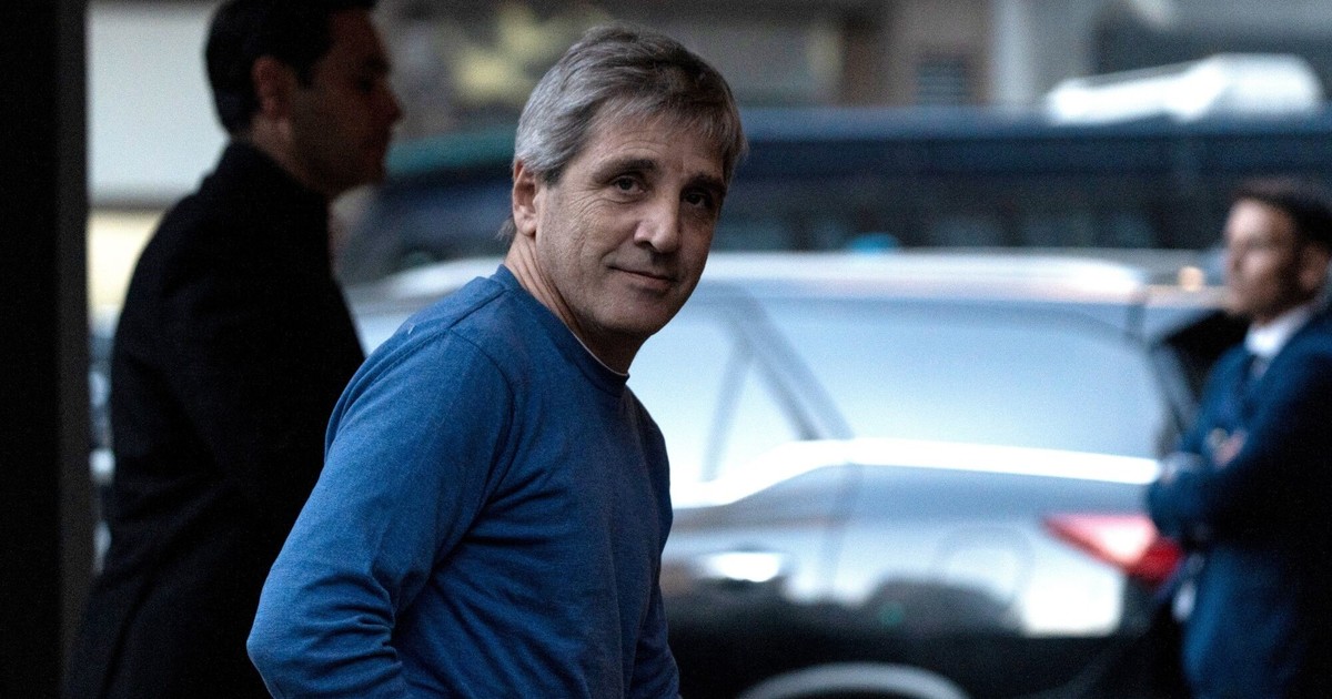 partio-la-mision-del-fondo-y-el-gobierno-espera-que-los-dolares-del-colchon-vayan-a-los-bancos-o-a-comprar-bonos-y-acciones