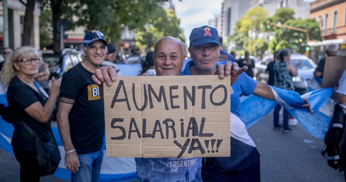 mar-del-plata:-golpearon-al-jefe-de-la-departamental-durante-una-protesta-de-familiares-de-policias