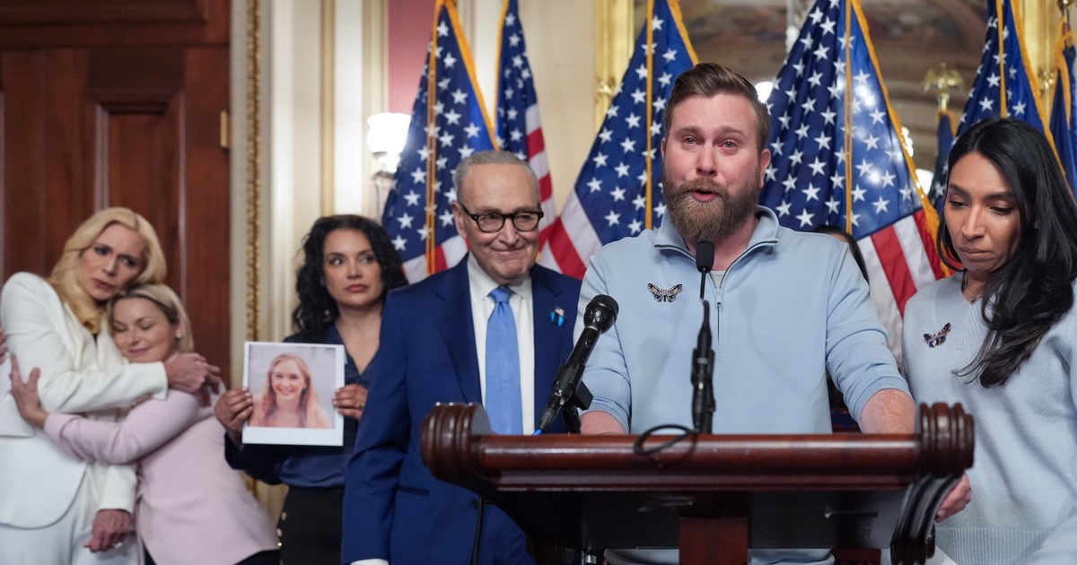 la-familia-de-virginia-giuffre-reacciono-al-arresto-del-ex-principe-andres:-«nadie-esta-por-encima-de-la-ley,-ni-siquiera-la-realeza»