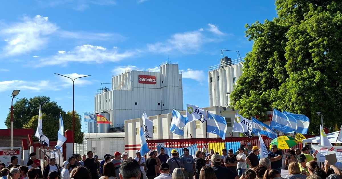 incertidumbre-sobre-el-futuro-de-de-una-de-las-principales-lacteas-del-pais:-acumula-cheques-rechazados-por-$13.600-millones-y-sus-3-plantas-estan-paralizadas