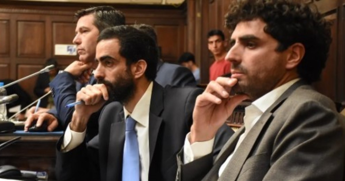 inseguridad-en-mendoza:-le-robaron-la-camioneta-a-un-ministro-cuando-fue-de-visita-a-la-casa-de-otro-funcionario-del-gabinete-de-cornejo