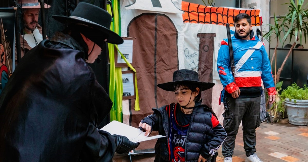 el-zorro-de-moron:-ingeniero-de-lunes-a-viernes,-heroe-enmascarado-el-fin-de-semana