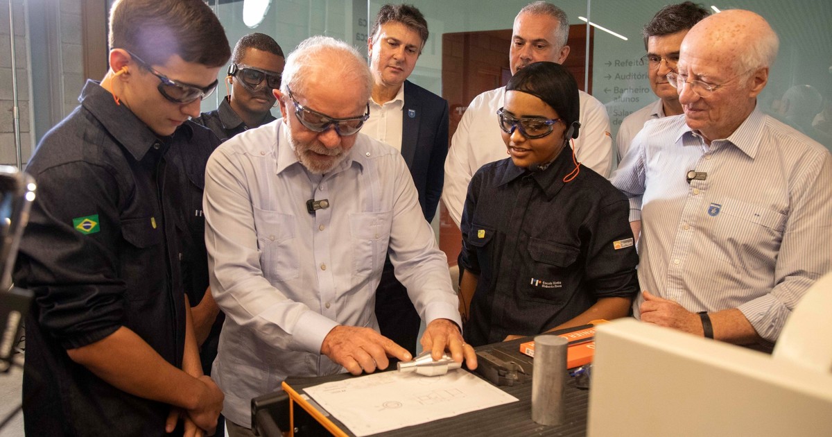 en-medio-de-la-tension-de-los-industriales-con-el-gobierno,-paolo-rocca-inauguro-una-escuela-en-brasil-junto-a-lula