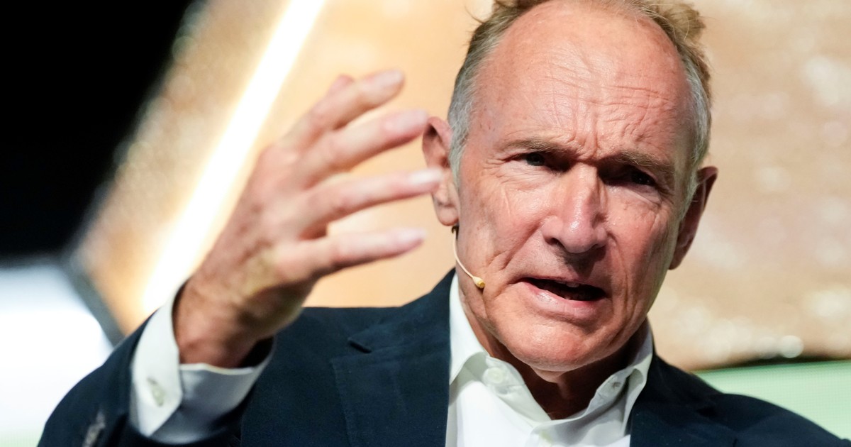 «algoritmos-adictivos»:-el-padre-de-la-web-pidio-prohibir-las-redes-sociales-a-menores-de-16-y-apunto-contra-tiktok