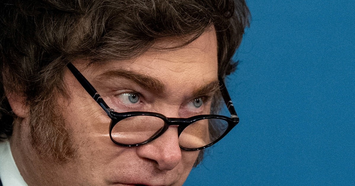 «te-van-a-salir-los-dolares-por-las-orejas,-que-no-se-vayan-a-inflacion»,-el-pedido-de-milei-al-presidente-del-banco-central-frente-a-inversores-extranjeros-en-nueva-york