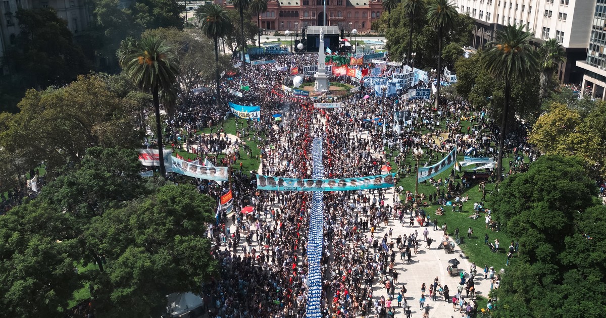 a-50-anos-del-golpe-de-estado,-un-estudio-de-la-uba-confirma-el-rechazo-a-la-dictadura-y-la-fe-en-que-no-se-repetira