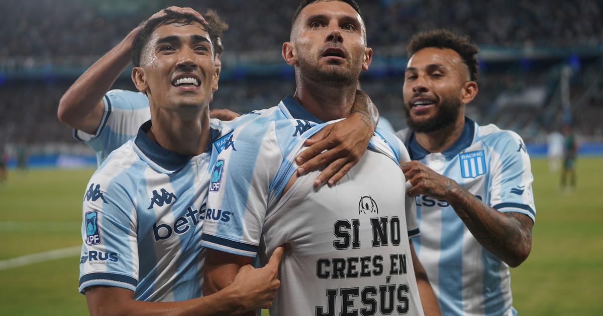 maravilla-martinez-y-otra-recuperacion-milagrosa:-el-9-volvio-de-su-lesion-en-tiempo-record-y-metio-un-doblete-para-la-victoria-de-racing
