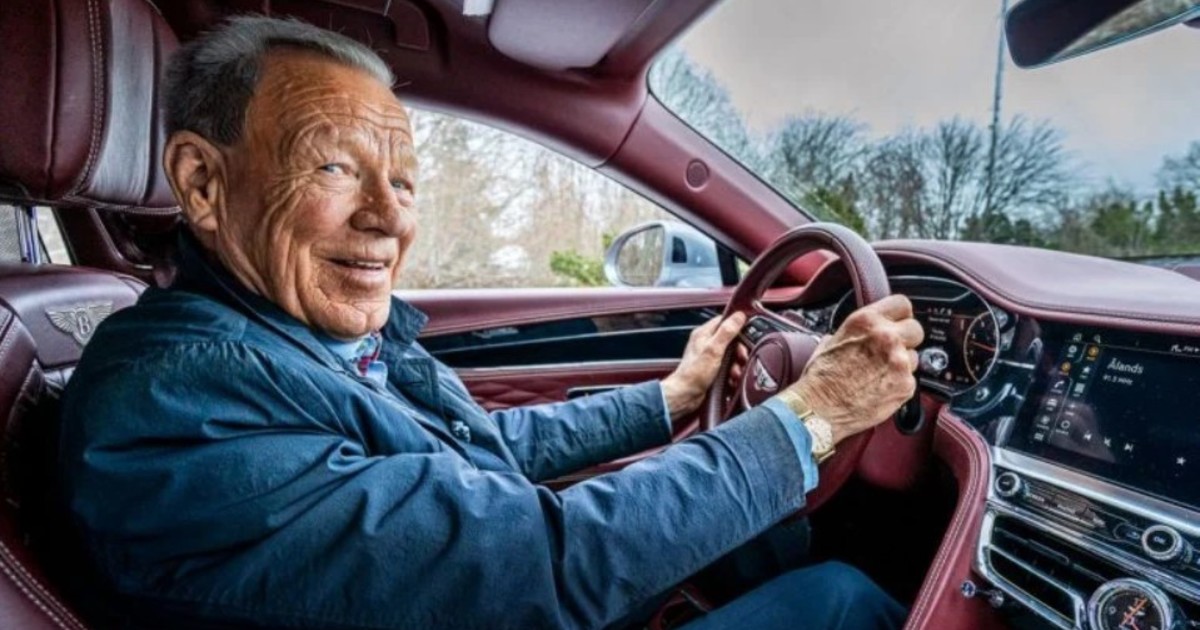 multaron-a-un-millonario-en-140.000-dolares-por-conducir-a-59-km-por-hora